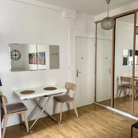 Cozy In Charming Apartment *
